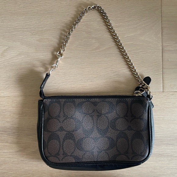 Coach logo wristlet, like new condition - Picture 2 of 3